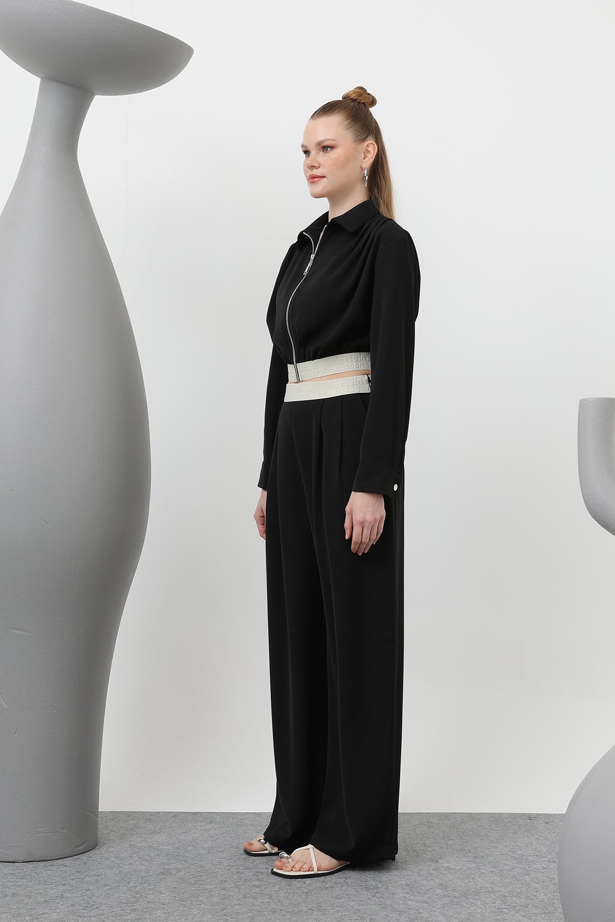 Pileli Lastik Detaylı Ceket - 32145CKT BLACK