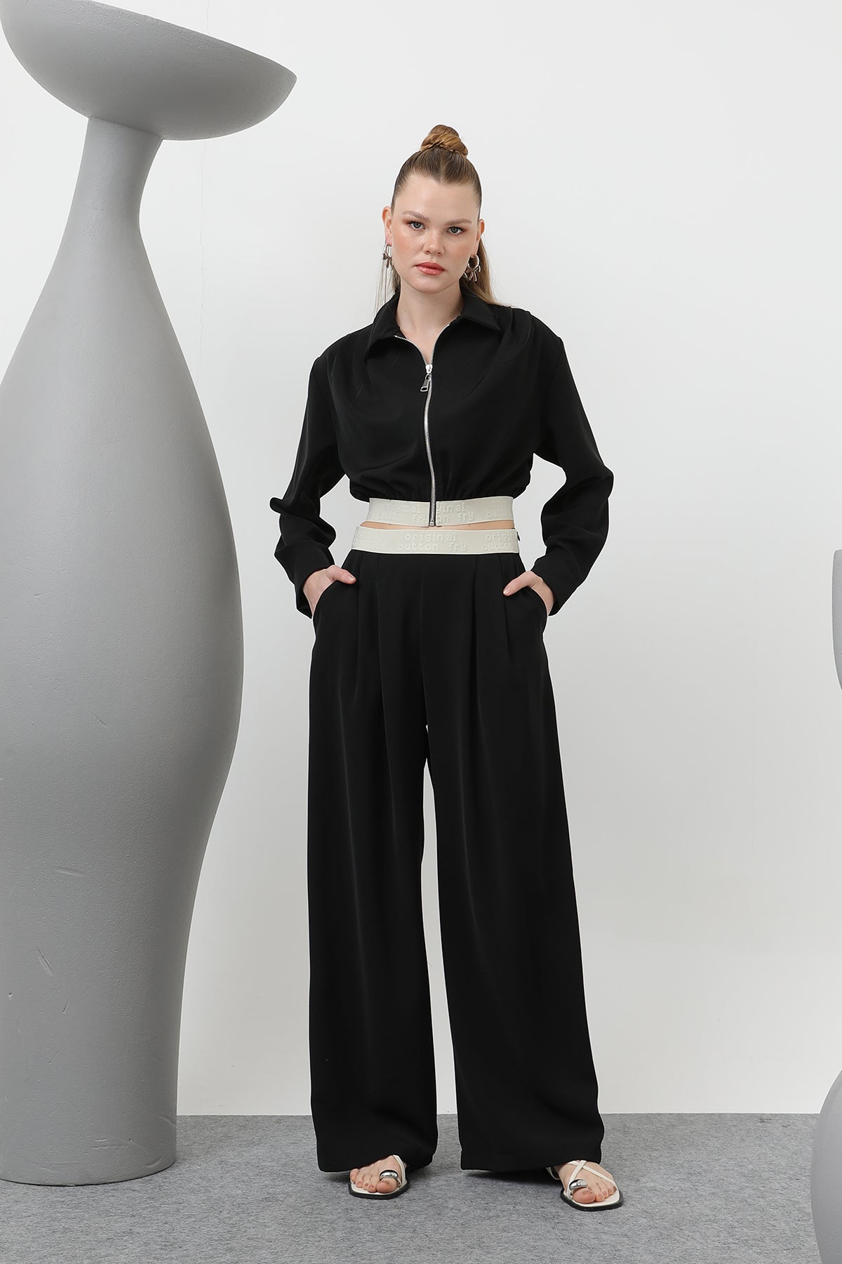 Pileli Lastik Detaylı Ceket - 32145CKT BLACK