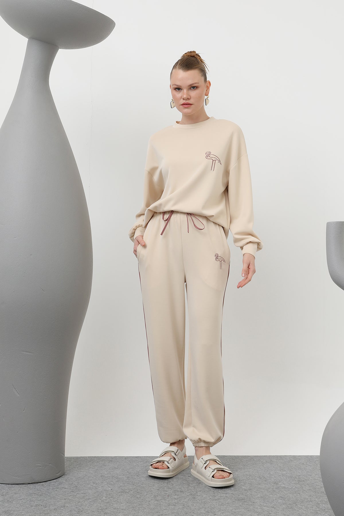 Kadın Kuğu Nakışlı Eşofman Takım - 32162TKS BEIGE-ROSE