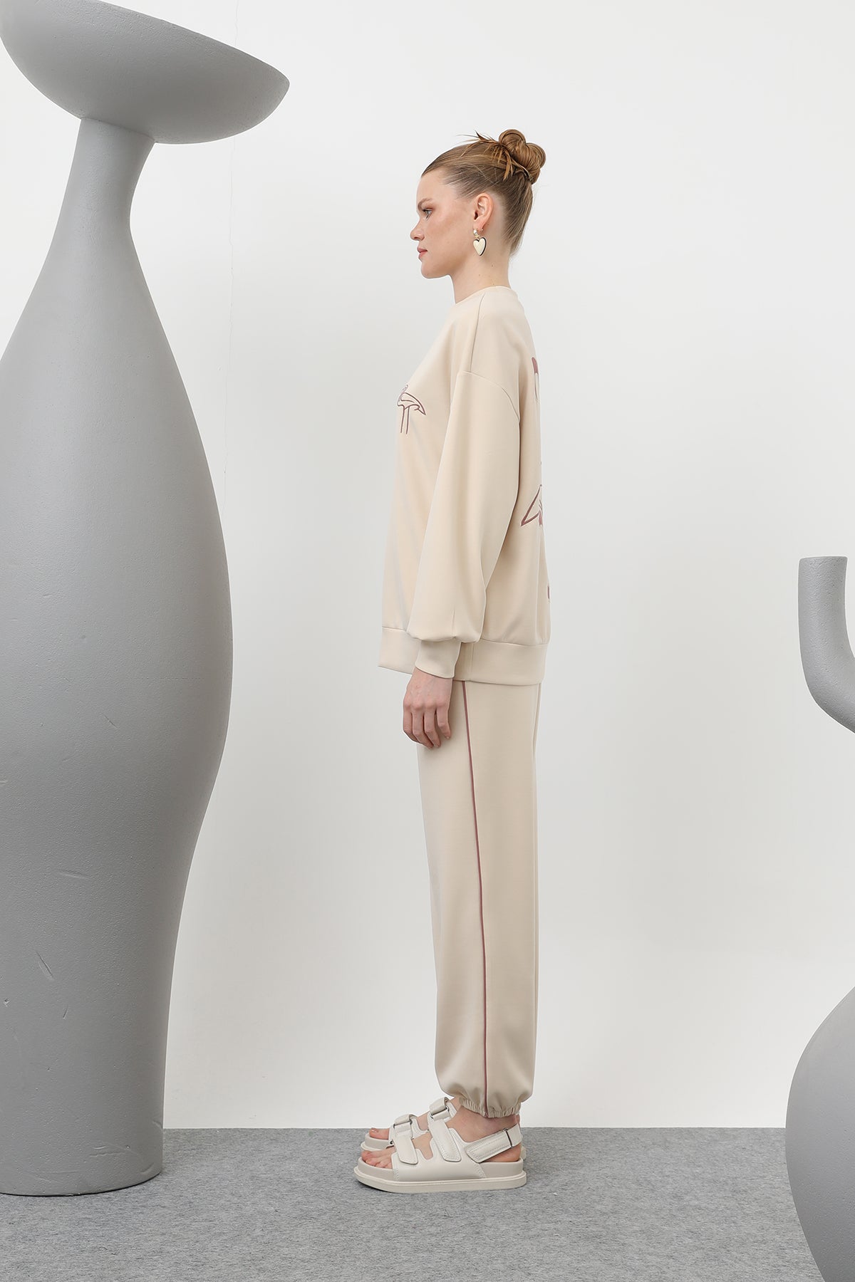 Kadın Kuğu Nakışlı Eşofman Takım - 32162TKS BEIGE-ROSE