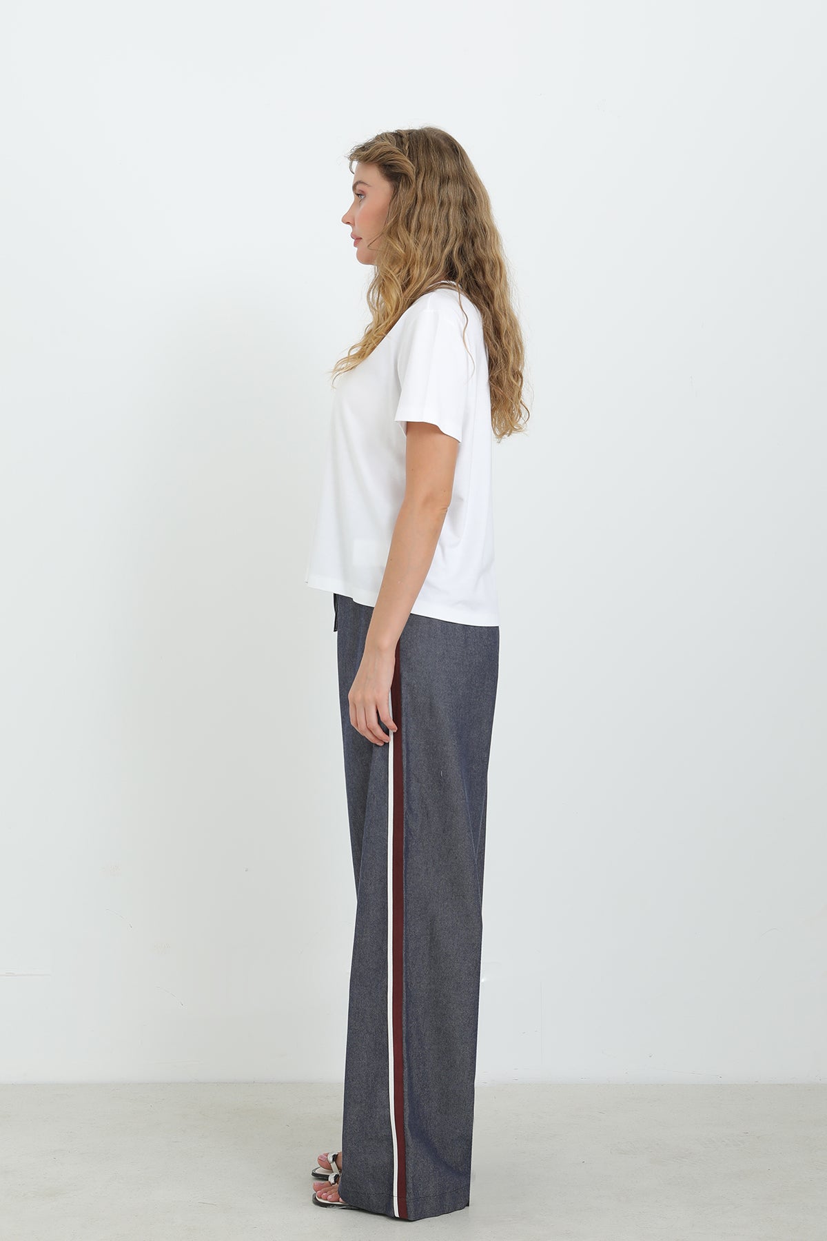 Kadın Üçgen Yakalı Basic Tshirt -32225TSH ECRU
