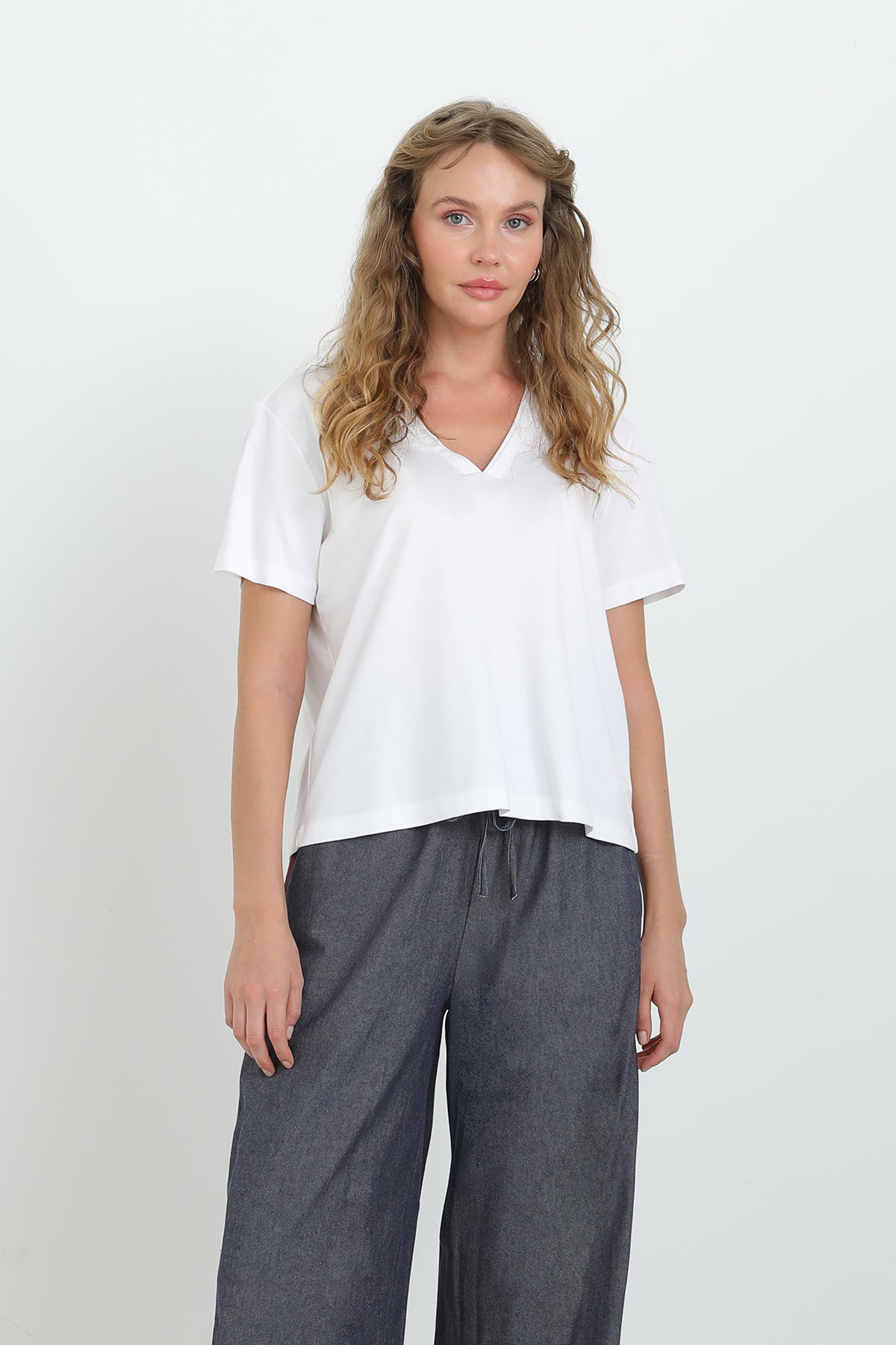 Kadın Üçgen Yakalı Basic Tshirt -32225TSH ECRU