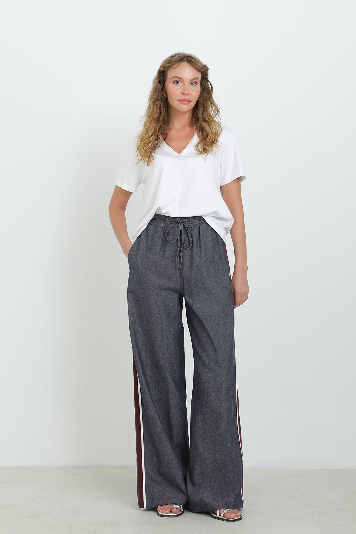 Kadın Denim Yanları Şerit Detaylı Pantolon - 32317PNT INDIGO