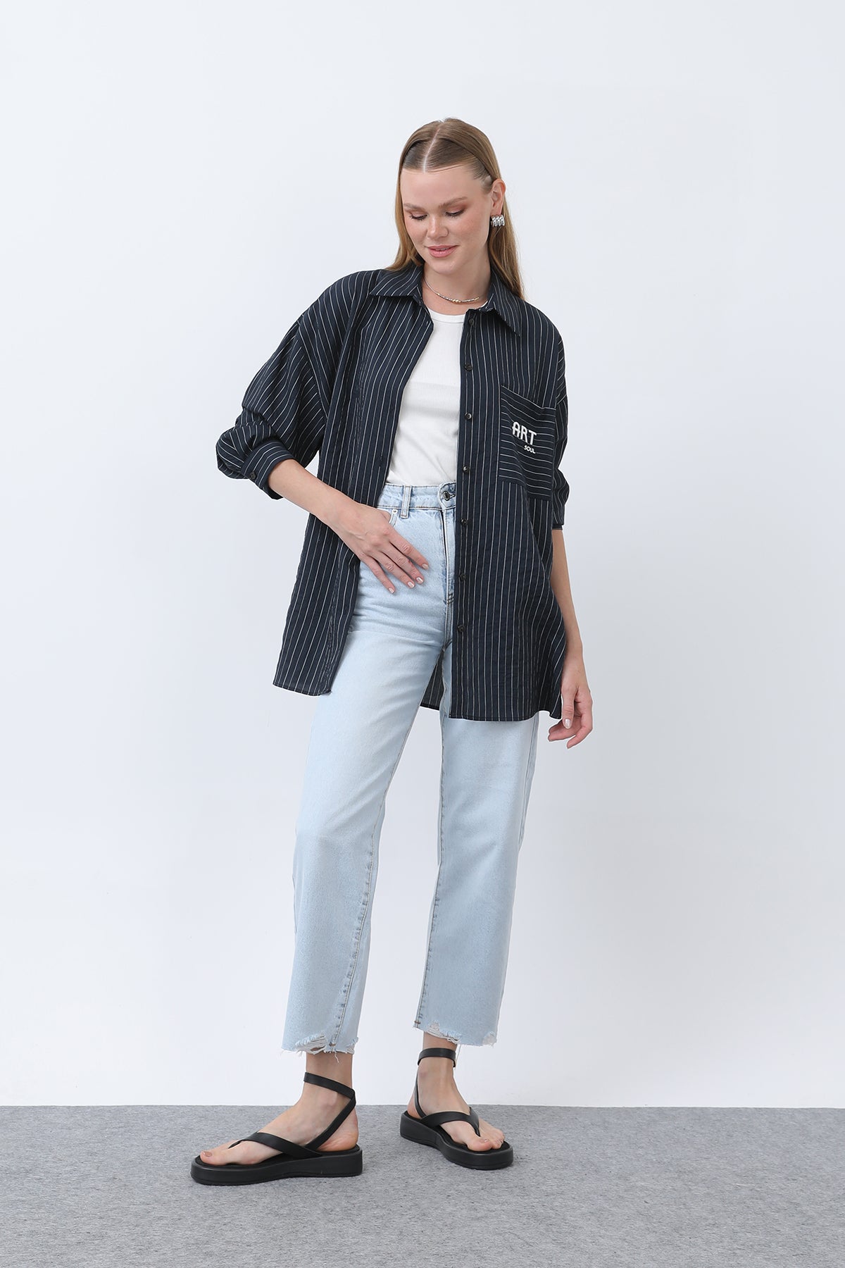 Kadın Çizgili Cebi Nakışlı Gömlek - 32329GML NAVY-ECRU