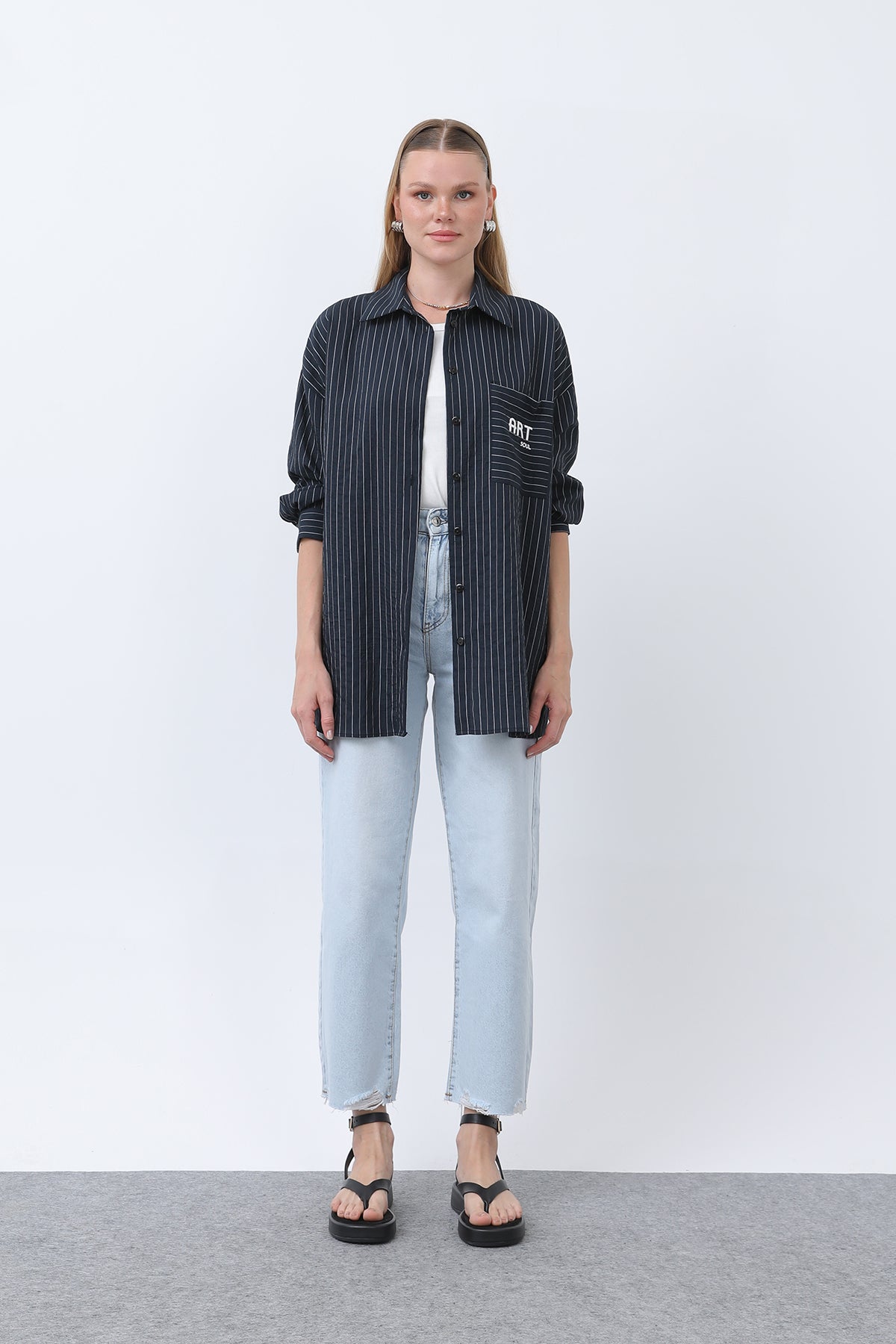 Kadın Çizgili Cebi Nakışlı Gömlek - 32329GML NAVY-ECRU