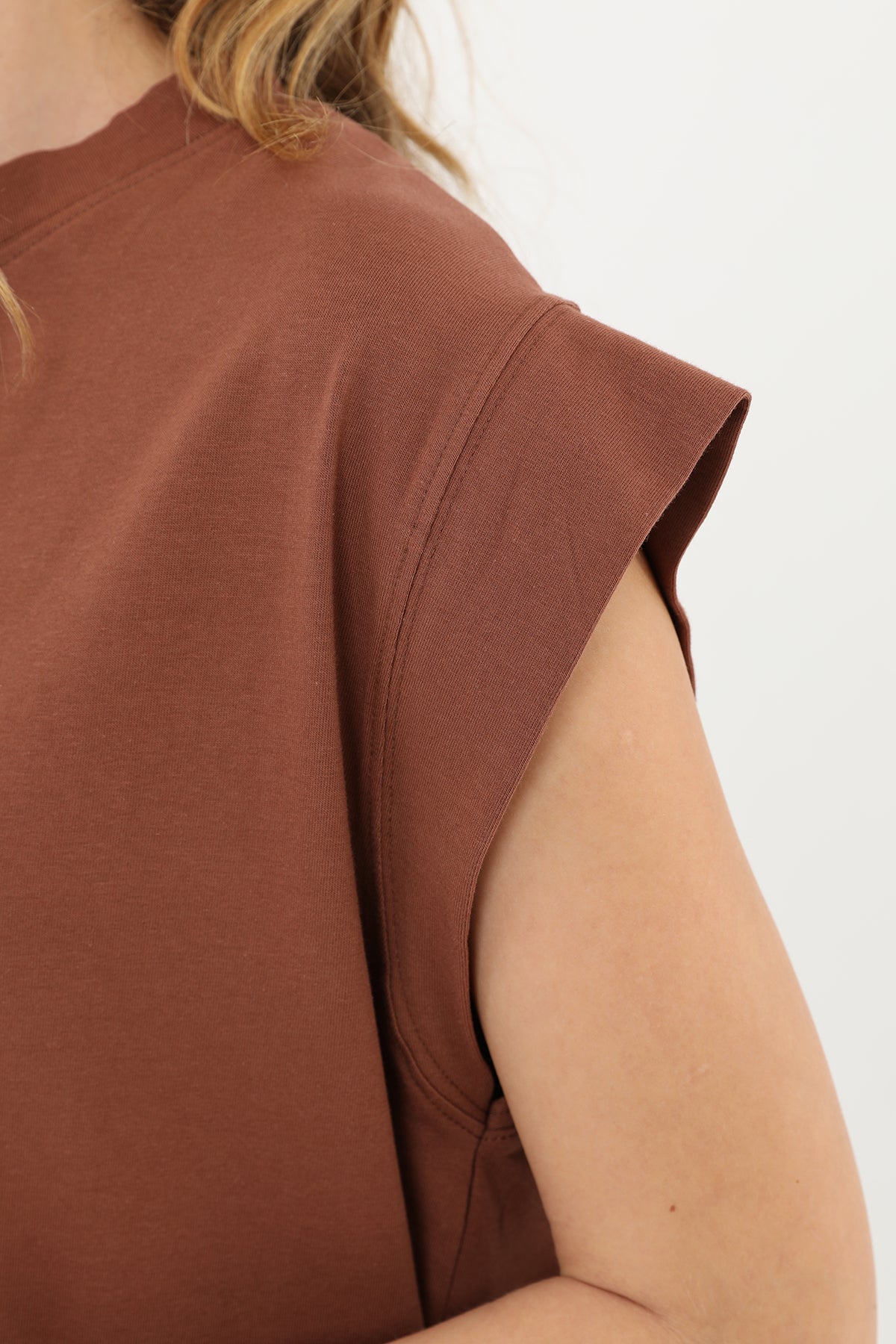 Kadın Basic Kolsuz T-shirt  - 30725TUN BROWN