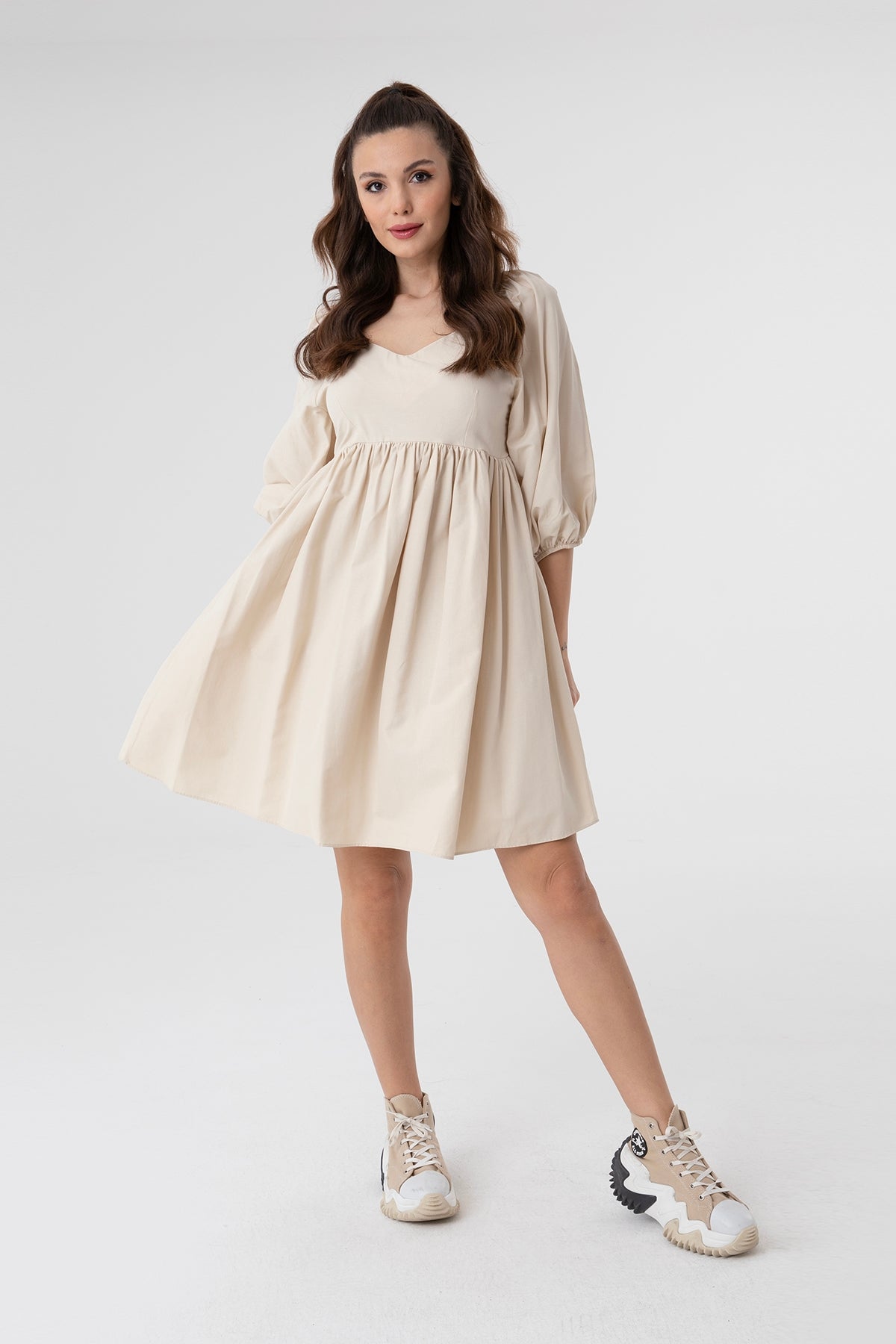 Kadın V Yaka Balon Kol Büzgülü Mini Elbise-31153ELB BEIGE