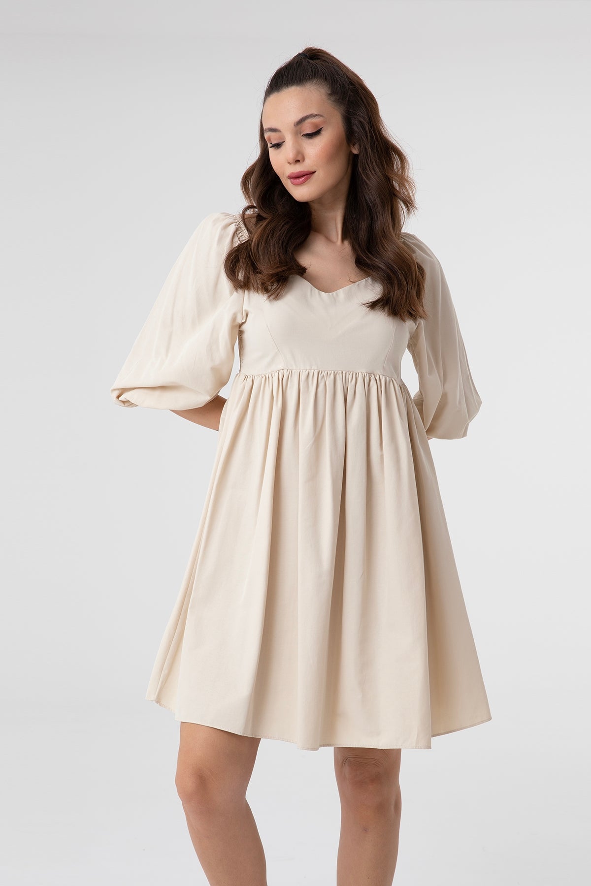 Kadın V Yaka Balon Kol Büzgülü Mini Elbise-31153ELB BEIGE